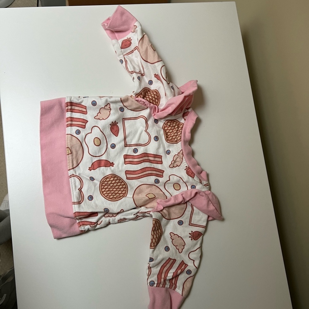 Monica and Andy Breakfast Patterned Ruffle Sweatshirt‎ - Picture 4 of 6